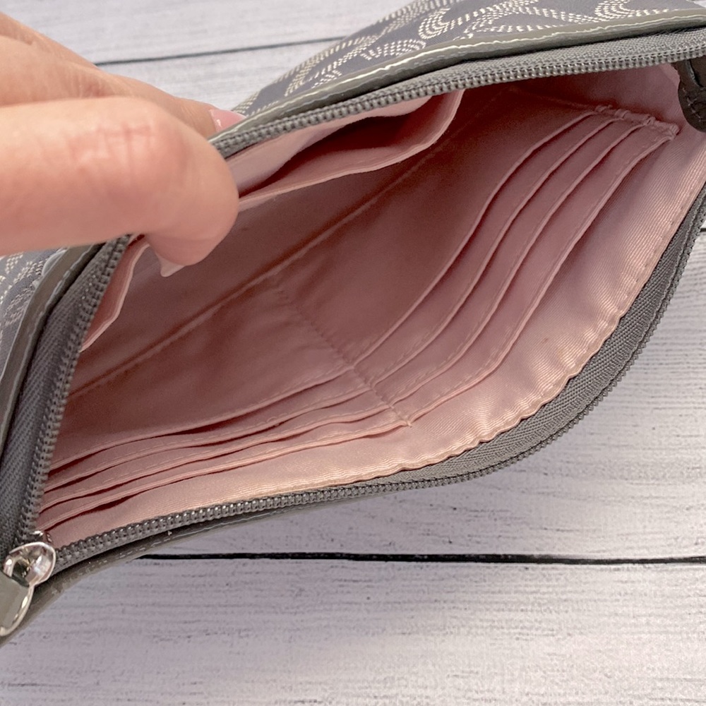 Authentic Coach Wristlet! - Picture 7 of 9